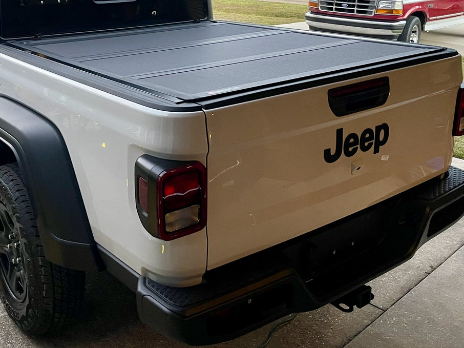 Quad-Fold Jeep Gladiator Hard Lid Tonneau Cover 2020-2025